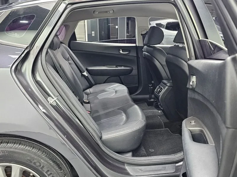 Kia K5 2.0 Luxury, снимка 12 - Автомобили и джипове - 56512775