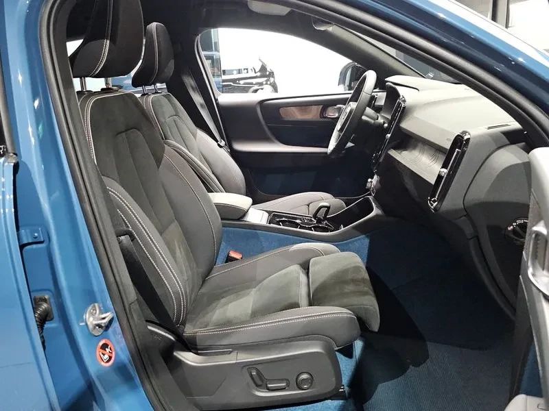 Volvo C40, снимка 12 - Автомобили и джипове - 56533687