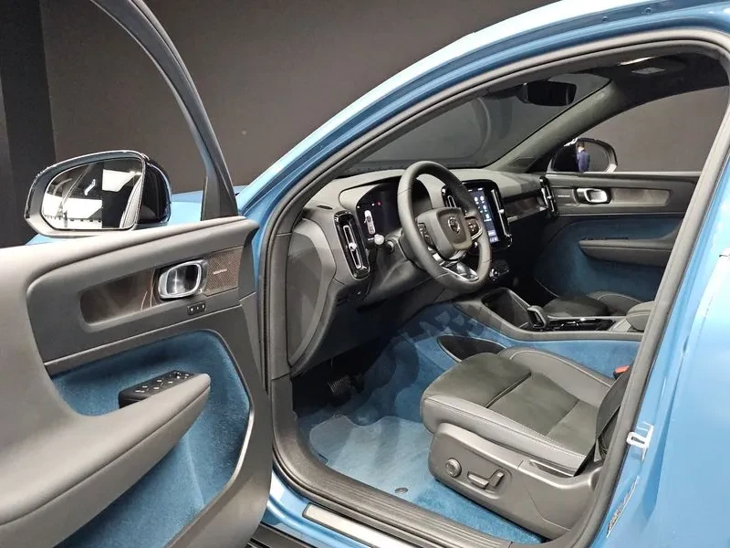 Volvo C40, снимка 10 - Автомобили и джипове - 56533687
