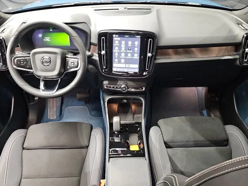 Volvo C40, снимка 7 - Автомобили и джипове - 56533687