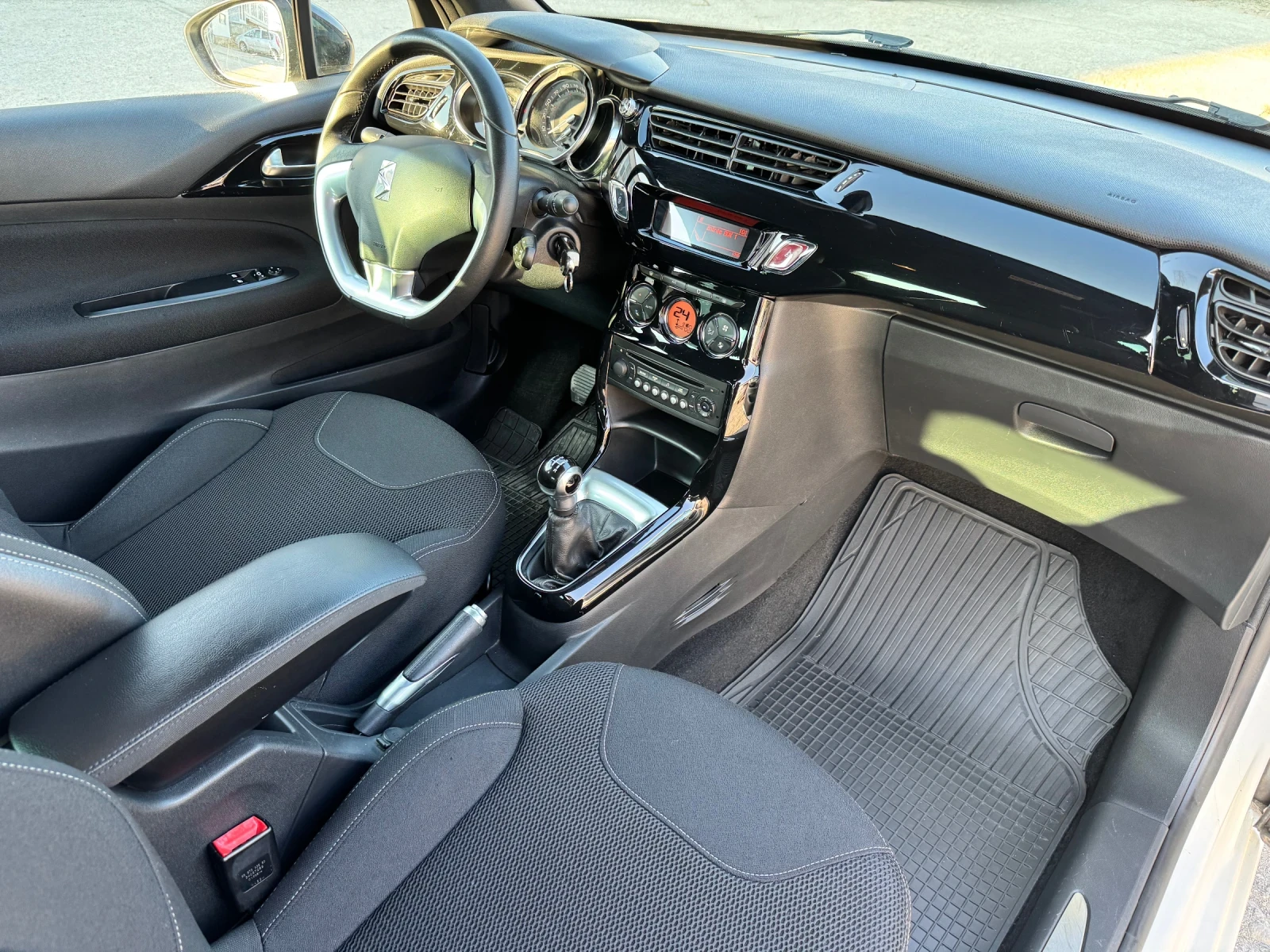 Citroen DS3 1.6hdi 93kc SoChic - изображение 10