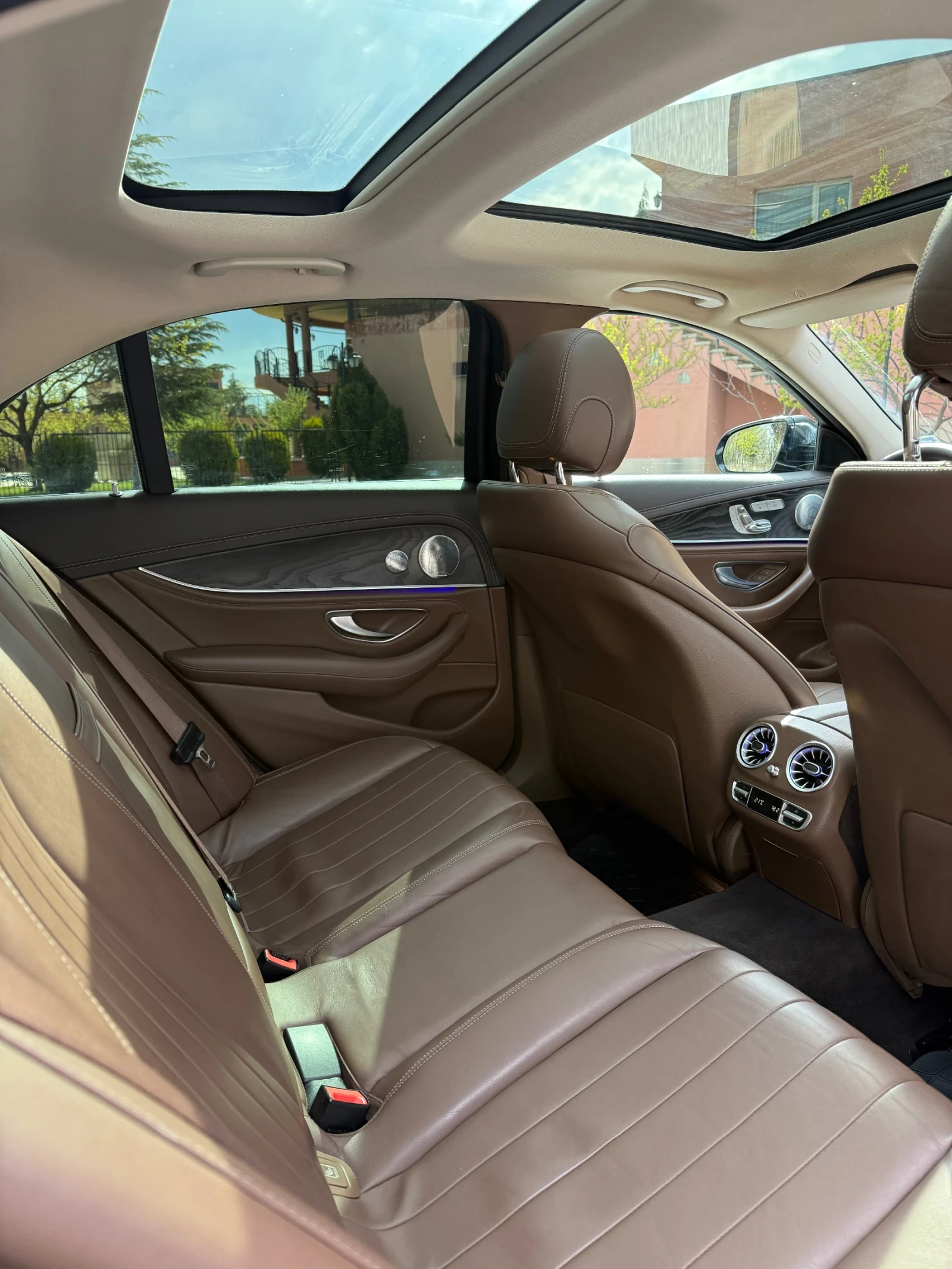 Mercedes-Benz E 220 BURM/MEMORY/PANORAMA/EXCLUSIVE - изображение 10