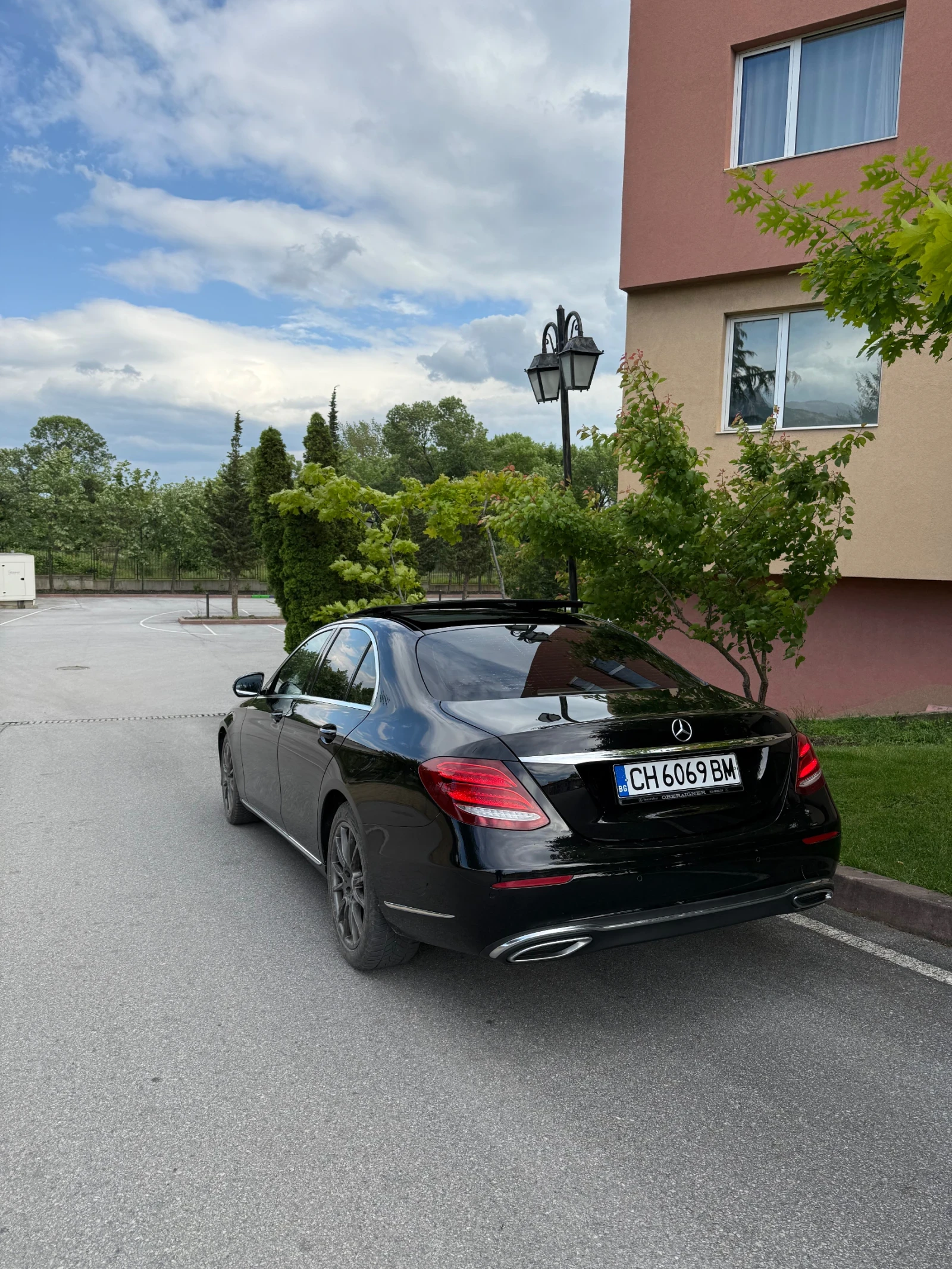 Mercedes-Benz E 220 BURM/MEMORY/PANORAMA/EXCLUSIVE - изображение 2