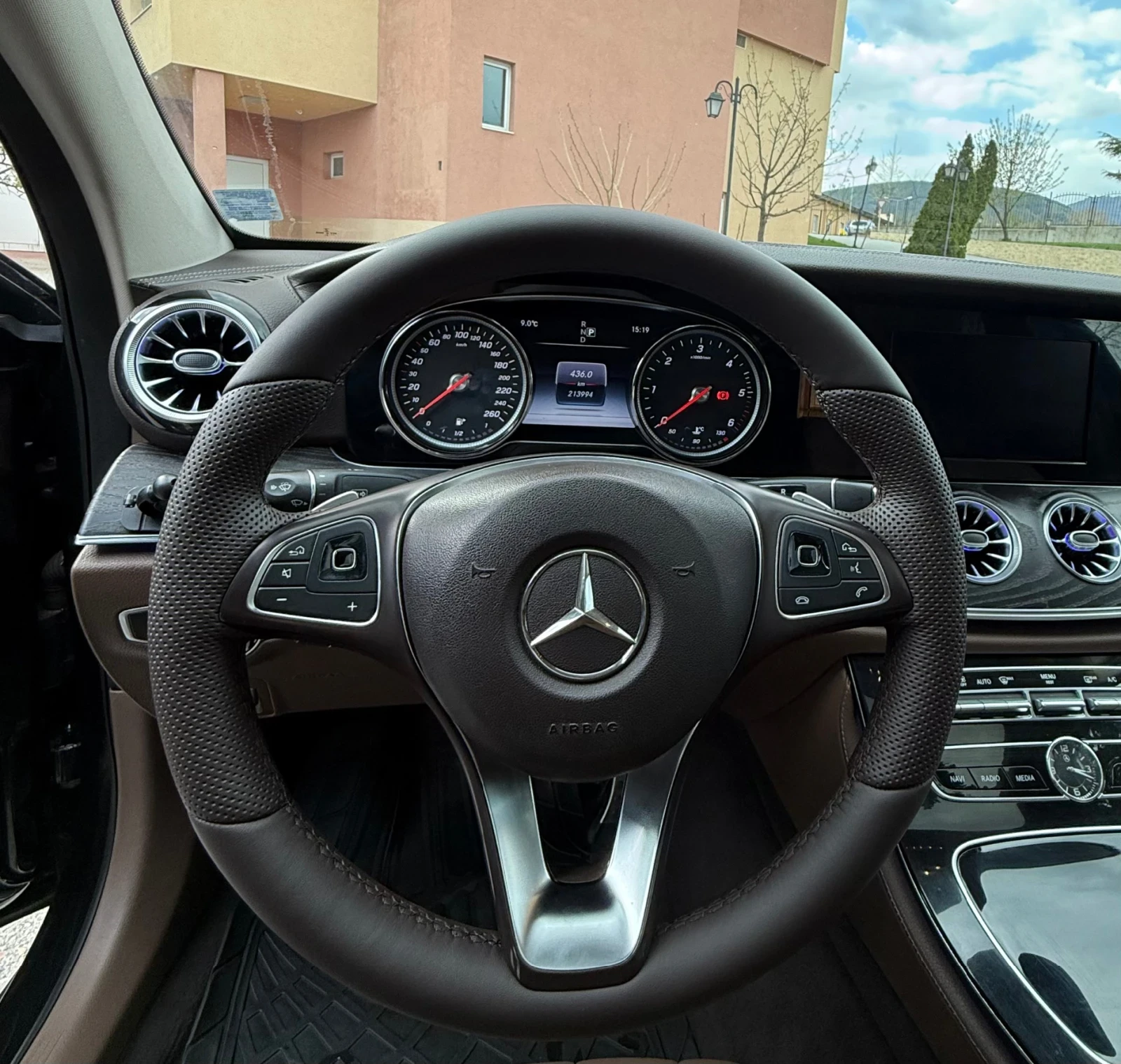 Mercedes-Benz E 220 BURMESTER/PANORAMA/EXCLUSIVE - изображение 7
