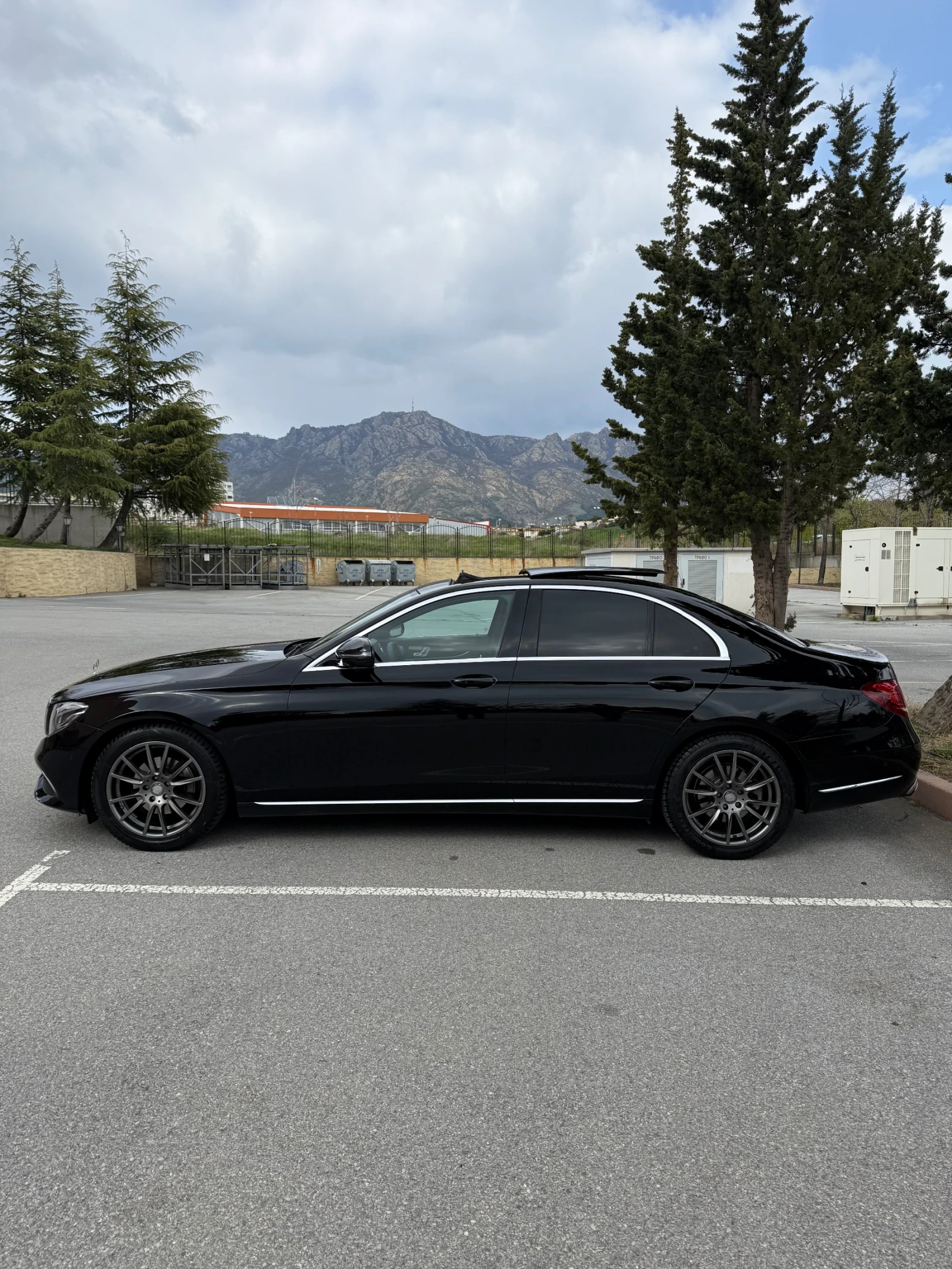 Mercedes-Benz E 220 BURMESTER/PANORAMA/EXCLUSIVE - изображение 2