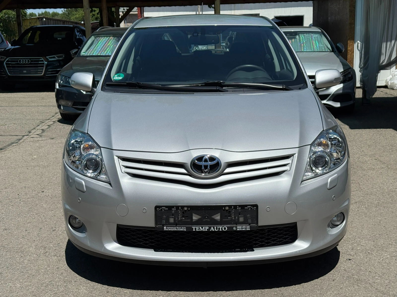 Toyota Auris 1.6i ПЪЛНА СЕРВИЗНА ИСТОРИЯ В ТОЙОТА - изображение 2
