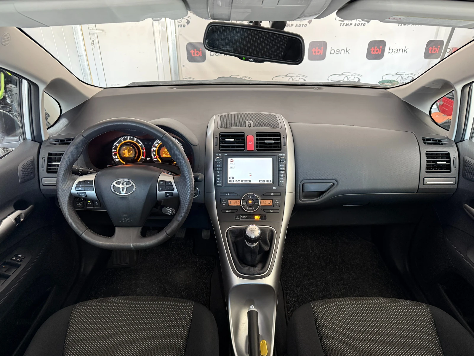 Toyota Auris 1.6i ПЪЛНА СЕРВИЗНА ИСТОРИЯ В ТОЙОТА - изображение 10