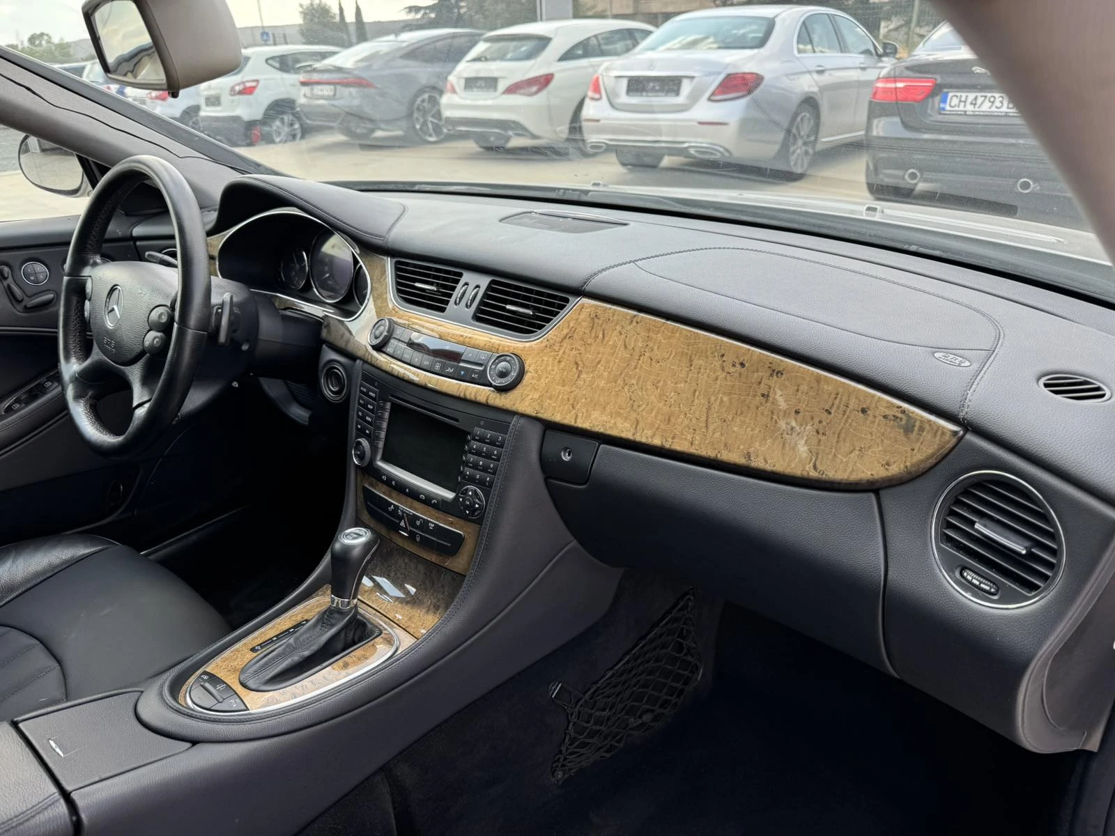 Mercedes-Benz CLS 320 3.2* CDI* 224ps* Паркт* Кожа* Кeyless - изображение 10