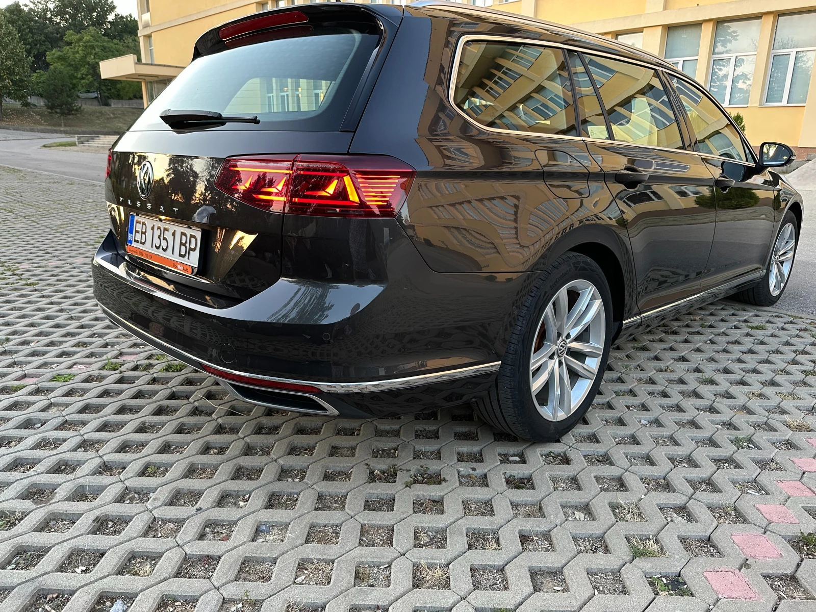 VW Passat Elegance - изображение 7