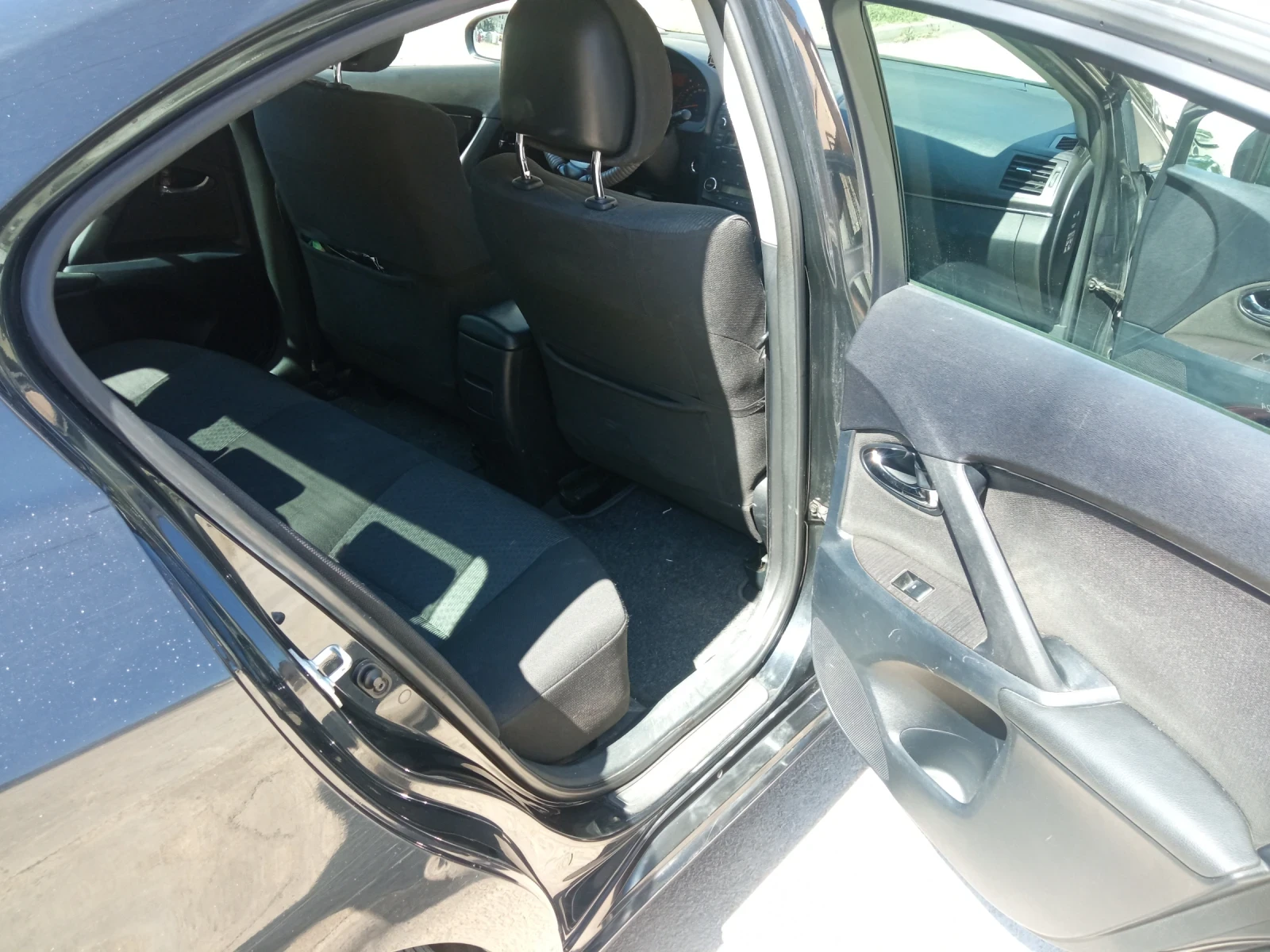 Toyota Avensis 2.2D-CAT | Mobile.bg — изображение 11