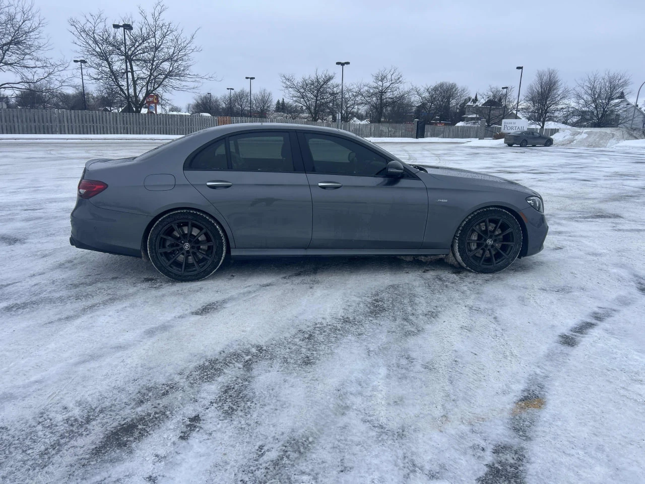 Mercedes-Benz E 53 AMG * АВТО КРЕДИТ* ЦЕНА ДО БГ * СЕРВИЗНА ИСТОРИЯ *  - изображение 3