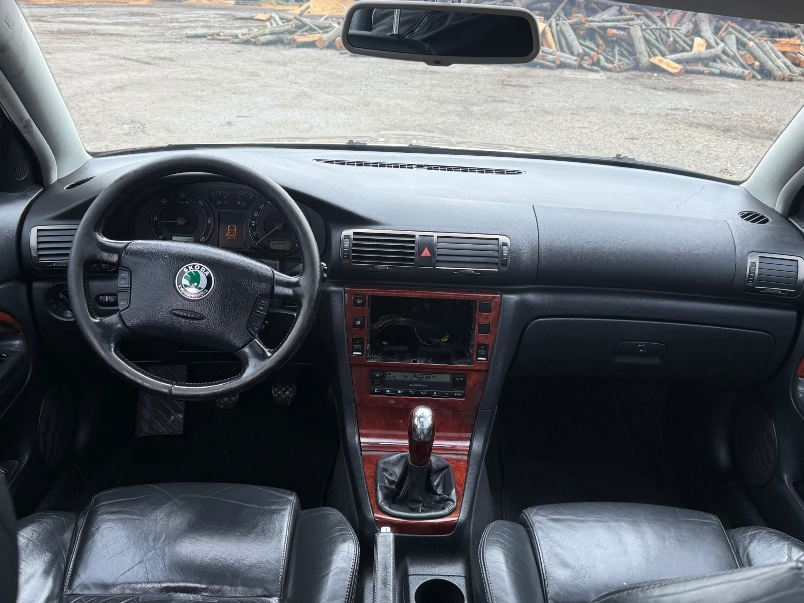 Skoda Superb 1.9, снимка 5 - Автомобили и джипове - 53880707