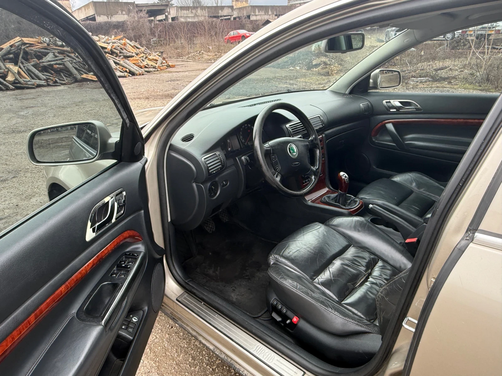 Skoda Superb 1.9, снимка 8 - Автомобили и джипове - 53880707