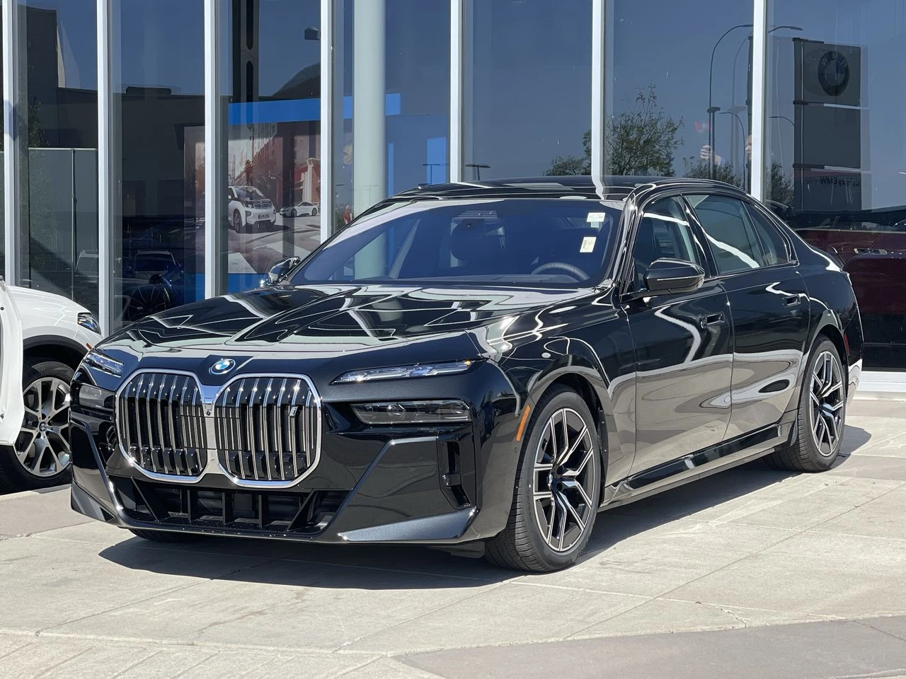 BMW i7 xDrive60| SKY LOUNGE| MAСАЖИ| BOWERS & WILKINS|  | Auto.bg — изображение 1