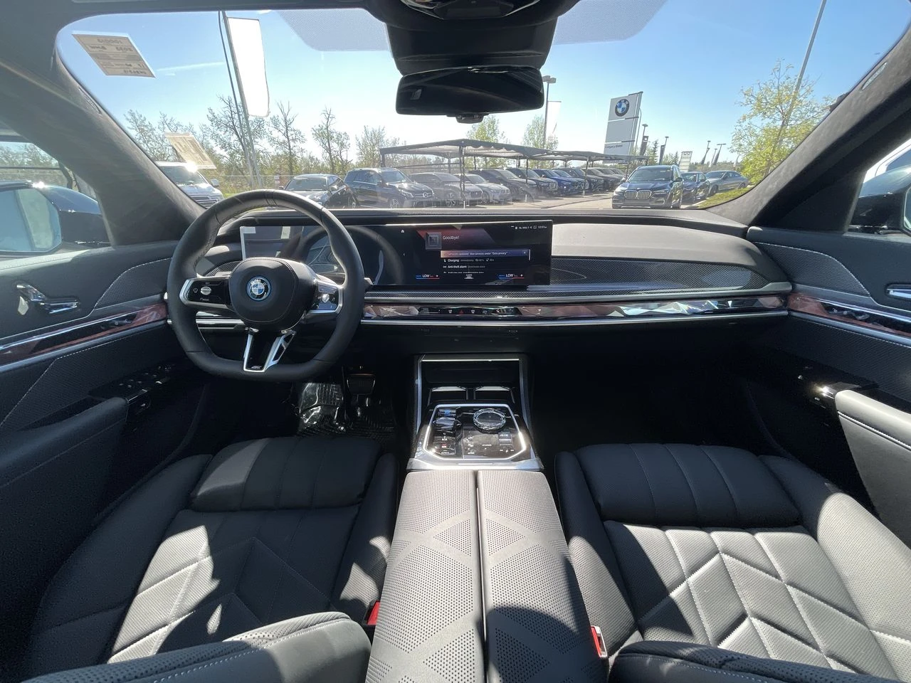 BMW i7 xDrive60| SKY LOUNGE| MAСАЖИ| BOWERS & WILKINS| , снимка 10 - Автомобили и джипове - 54088398