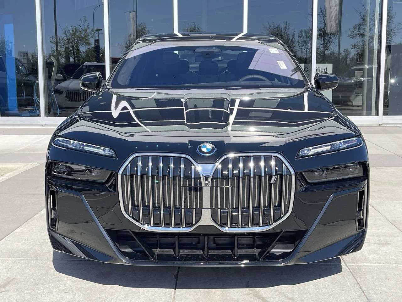 BMW i7 xDrive60| SKY LOUNGE| MAСАЖИ| BOWERS & WILKINS| , снимка 4 - Автомобили и джипове - 54088398