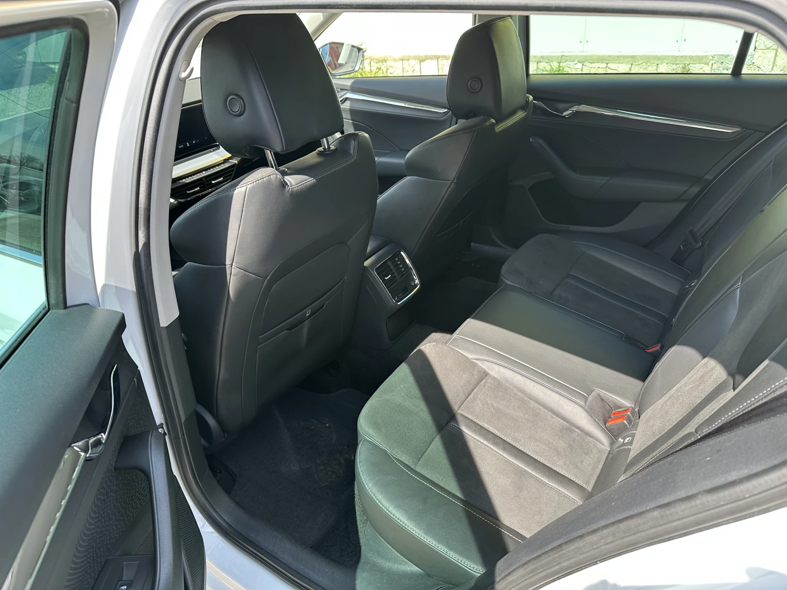 Skoda Octavia Hybrid, снимка 10 - Автомобили и джипове - 54169233