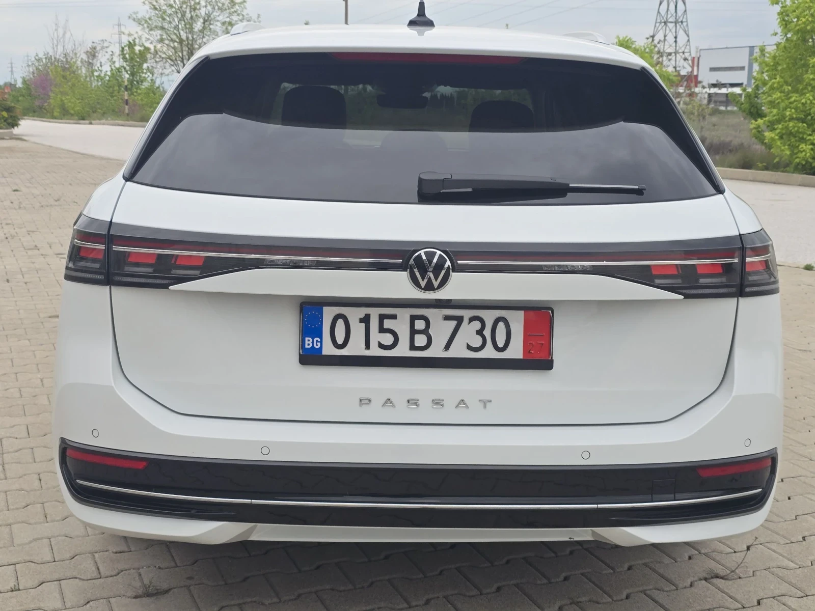 VW Passat 2.0TDi/ELEGANCE/FULL/ ГАРАНЦИОНЕН, снимка 6 - Автомобили и джипове - 54393183
