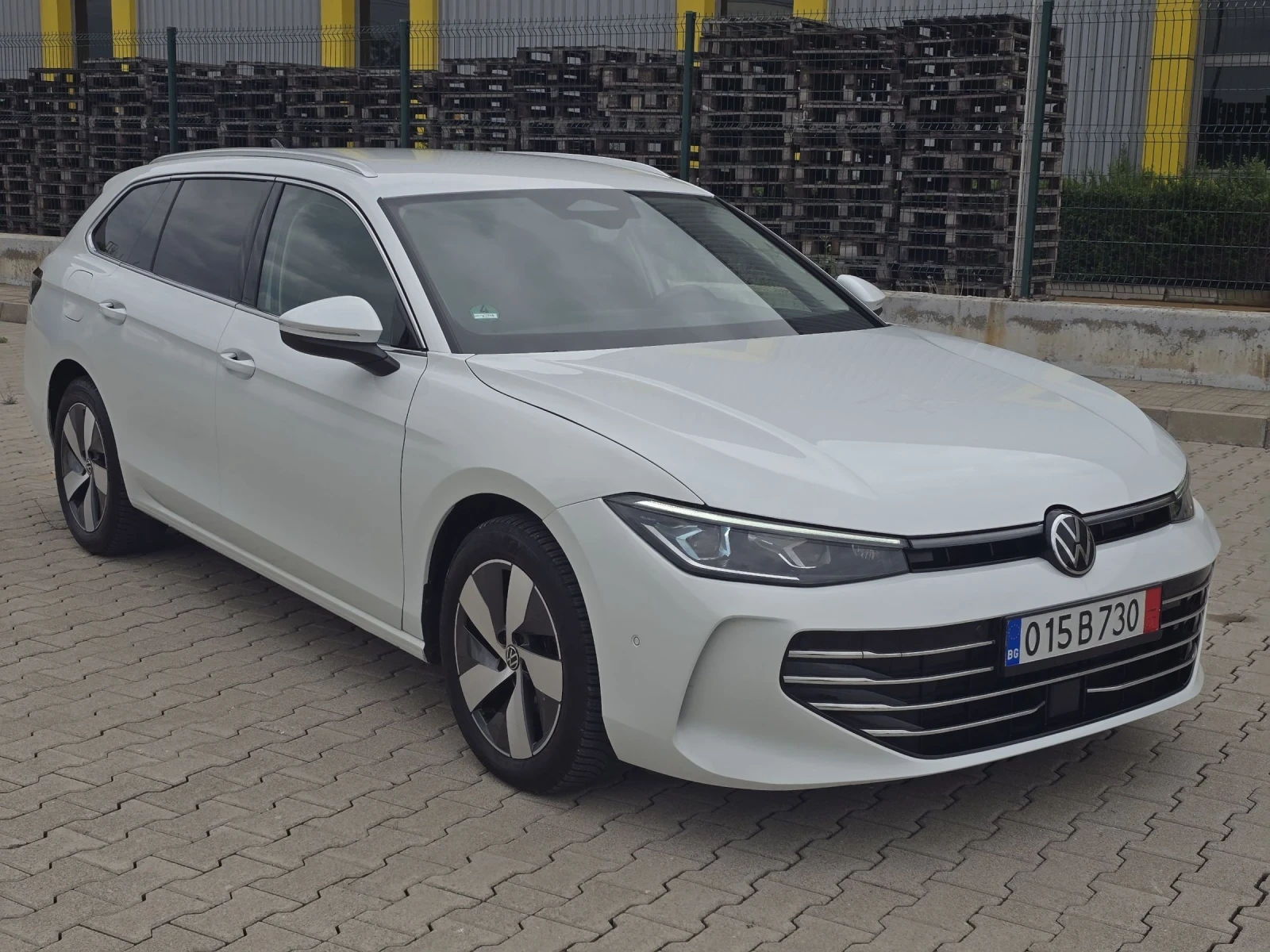 VW Passat 2.0TDi/ELEGANCE/FULL/ ГАРАНЦИОНЕН, снимка 3 - Автомобили и джипове - 54393183