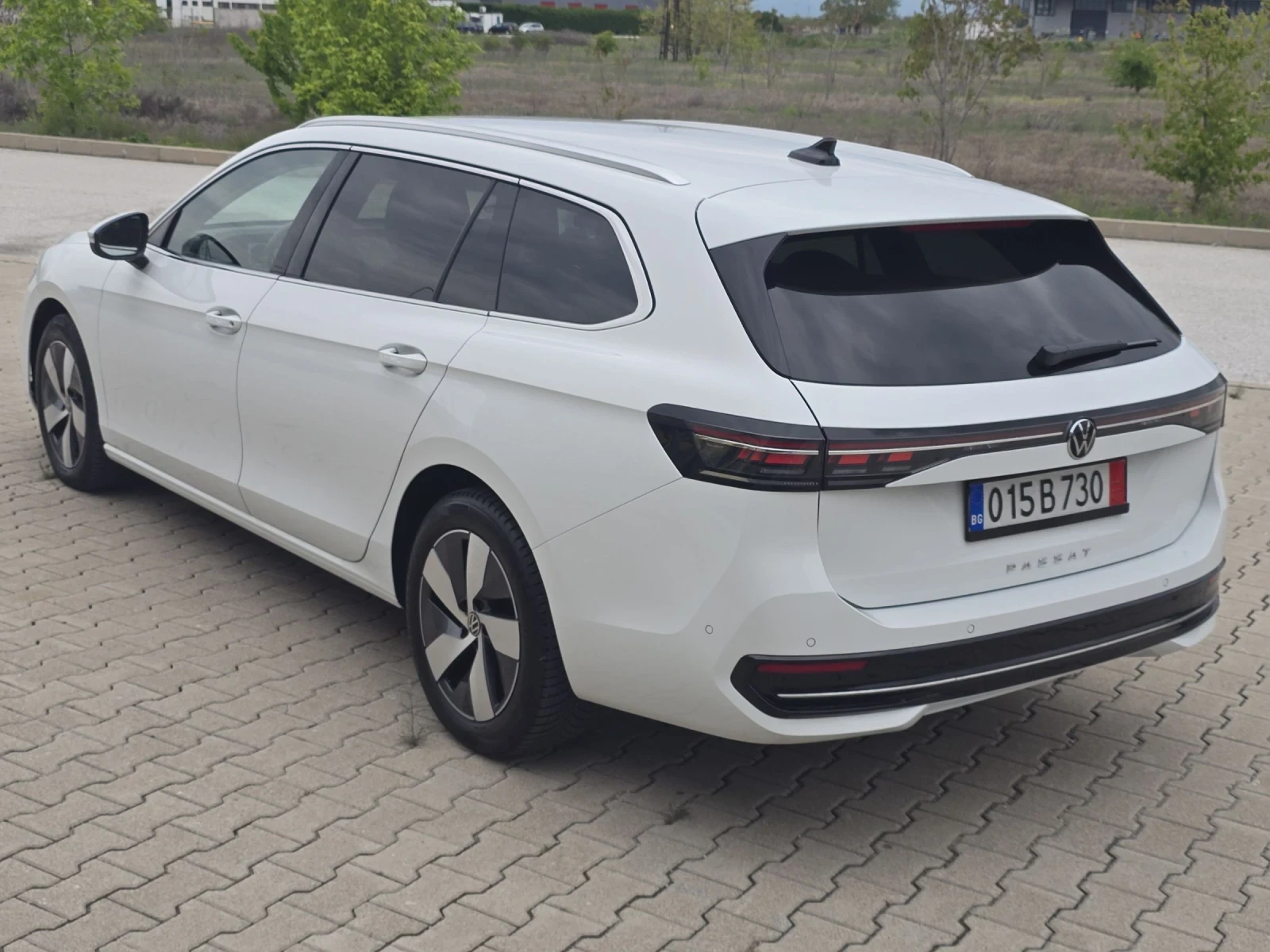 VW Passat 2.0TDi/ELEGANCE/FULL/ ГАРАНЦИОНЕН, снимка 7 - Автомобили и джипове - 54393183
