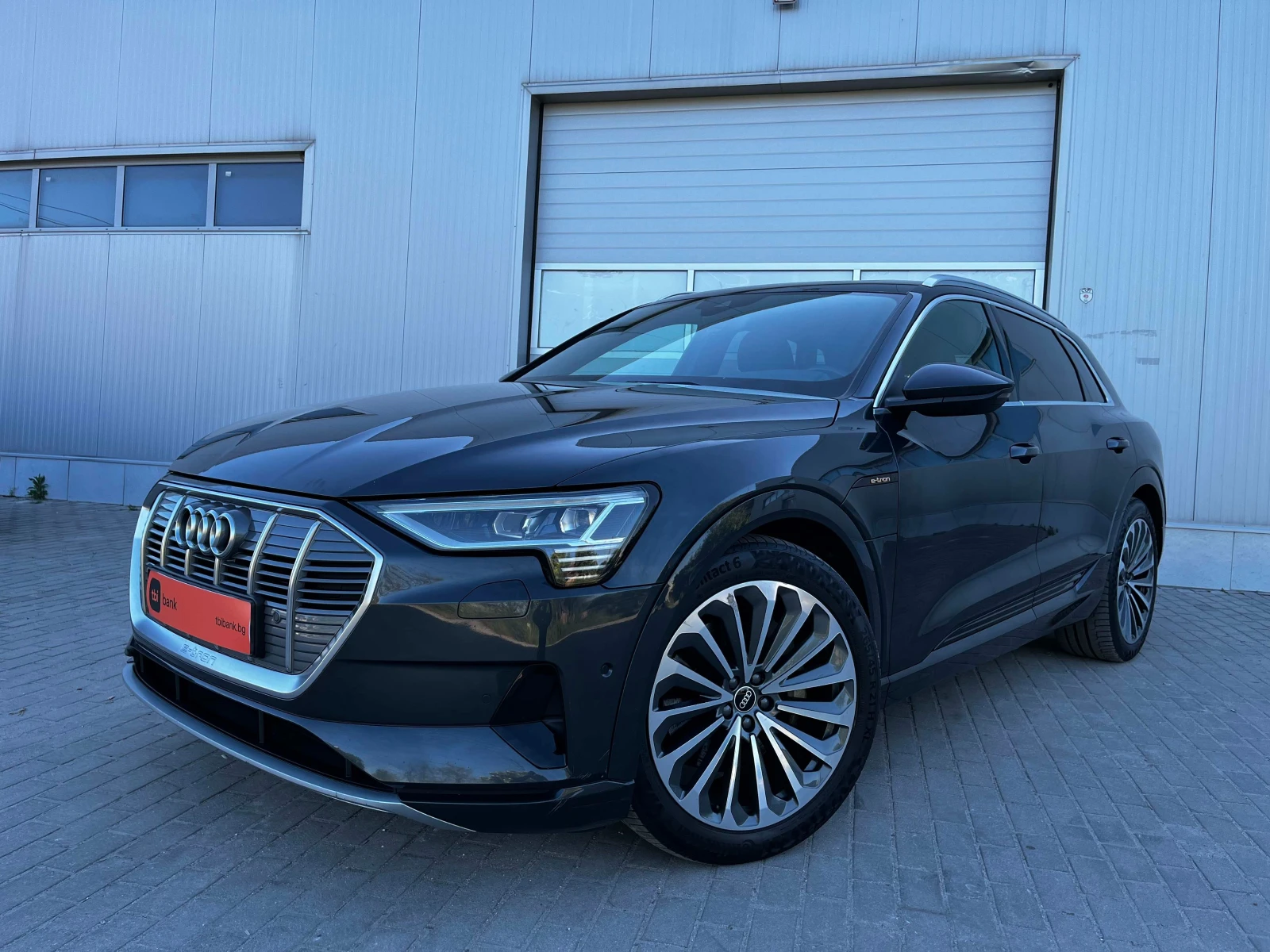 Audi E-Tron  55 Quatro Bussines Plus 95KW/h 408 к.с.