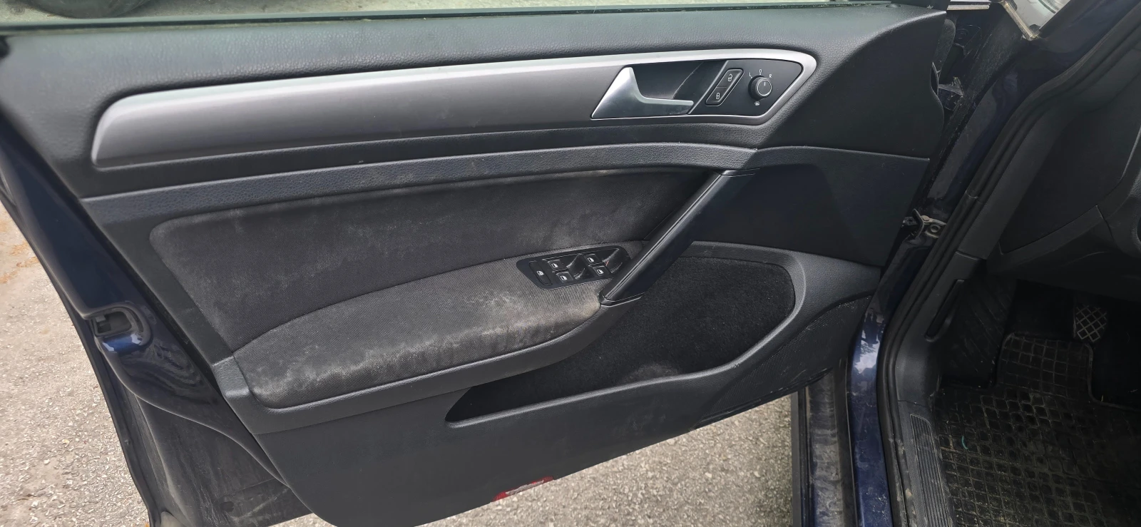VW Golf 1.6TDI 110кс, снимка 6 - Автомобили и джипове - 54456495