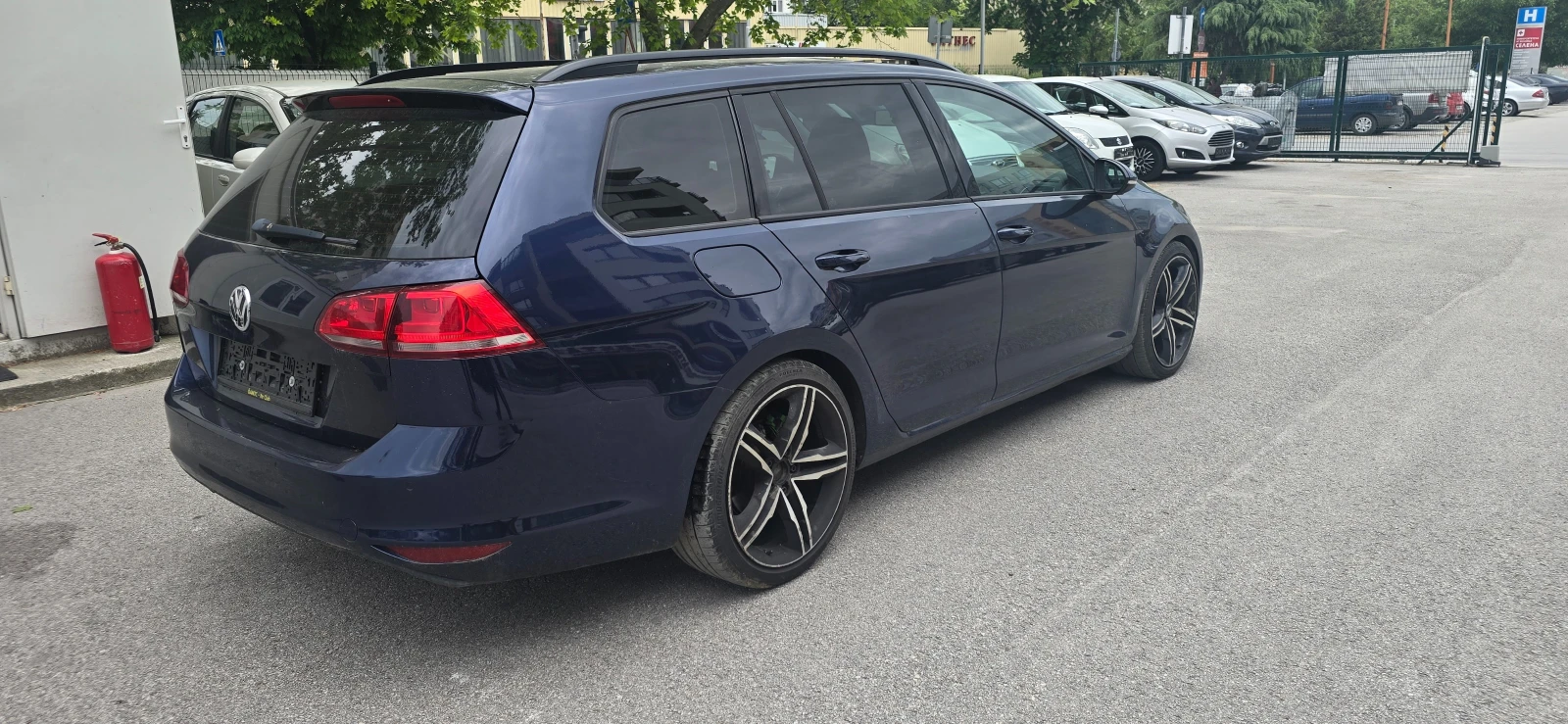 VW Golf 1.6TDI 110кс, снимка 3 - Автомобили и джипове - 54456495