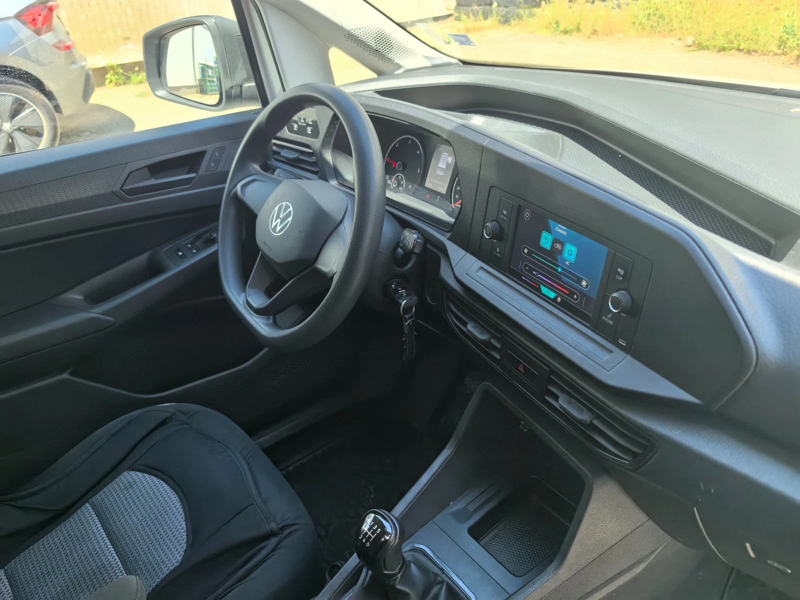 VW Caddy 2.0 TDI, снимка 15 - Автомобили и джипове - 54857272