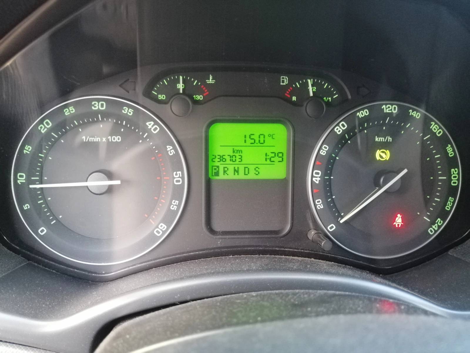 Skoda Octavia, снимка 15 - Автомобили и джипове - 55381542