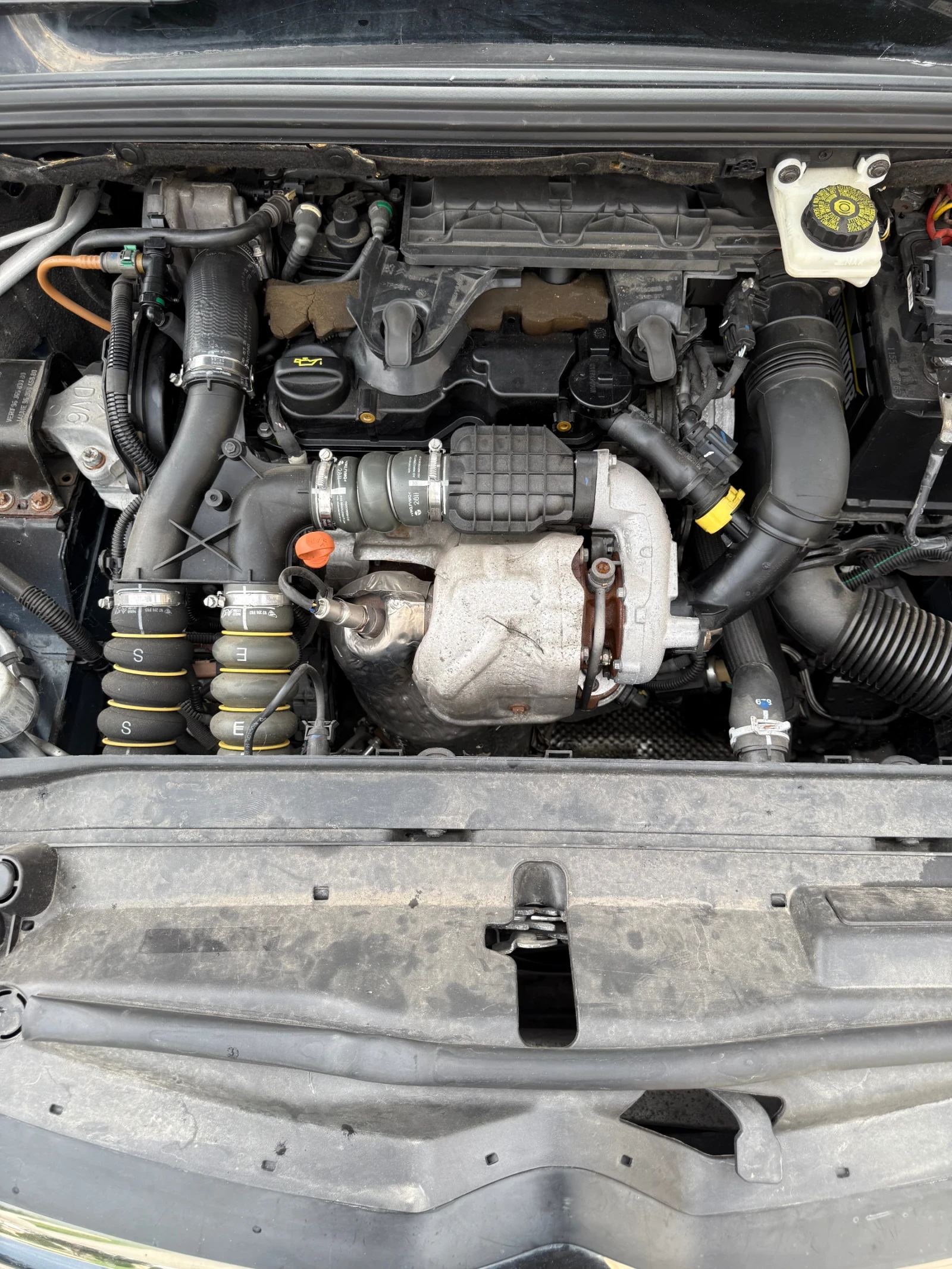 Citroen C4 1.6 HDi Exclusive, снимка 4 - Автомобили и джипове - 55478619