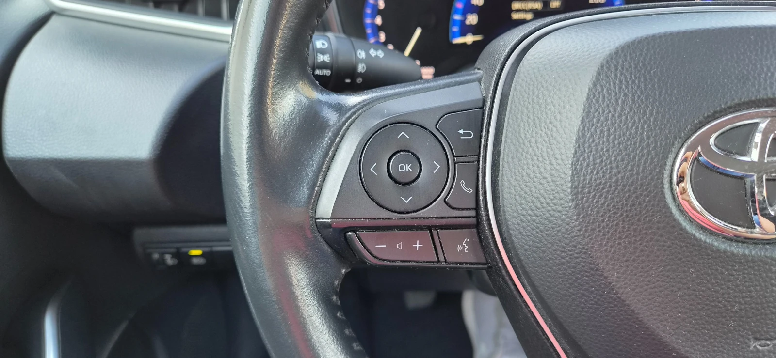 Toyota Corolla ГАРАНЦИЯ  64324km.  1.5 (125 Hp), снимка 13 - Автомобили и джипове - 55496779