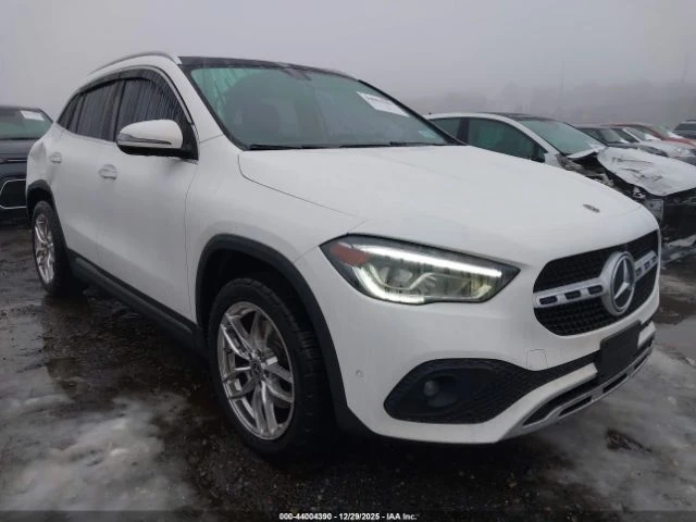 Mercedes-Benz GLA 250 78k km* 4matic* Памет* Remote* 360КАМ* Аuto Park* , снимка 2 - Автомобили и джипове - 53028199