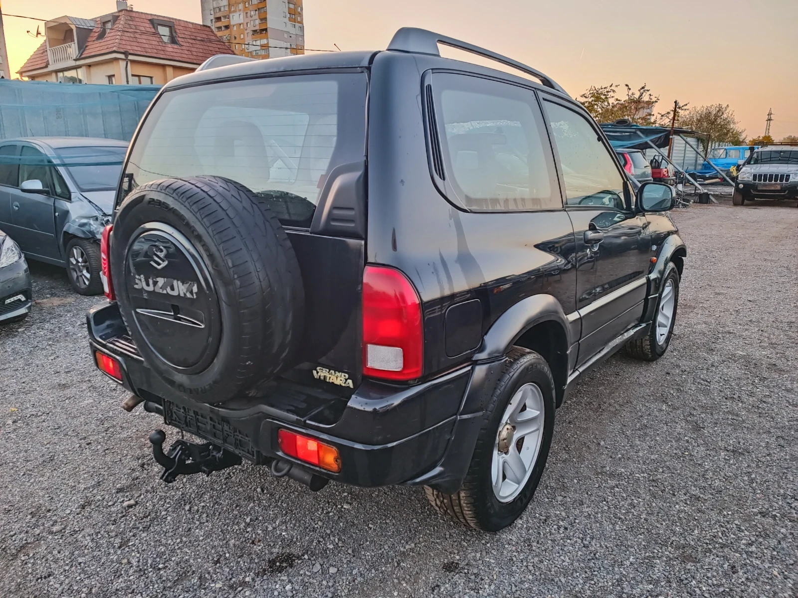 Suzuki Grand vitara 2.0i LIMITED 4X4 - изображение 6