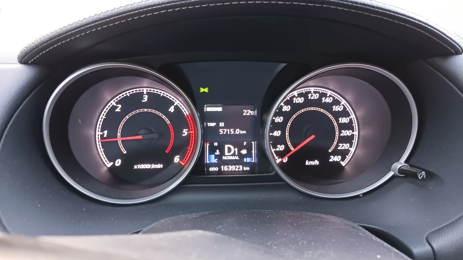 Mitsubishi Outlander 2.2 DI-D - изображение 6