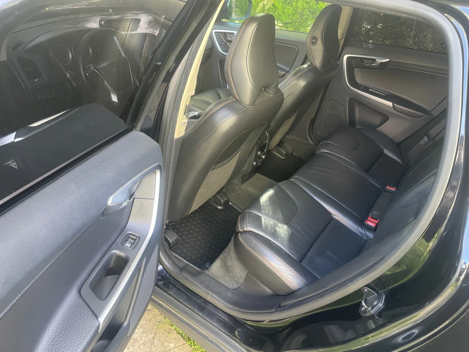 Volvo XC60 2.4 D5  - изображение 5