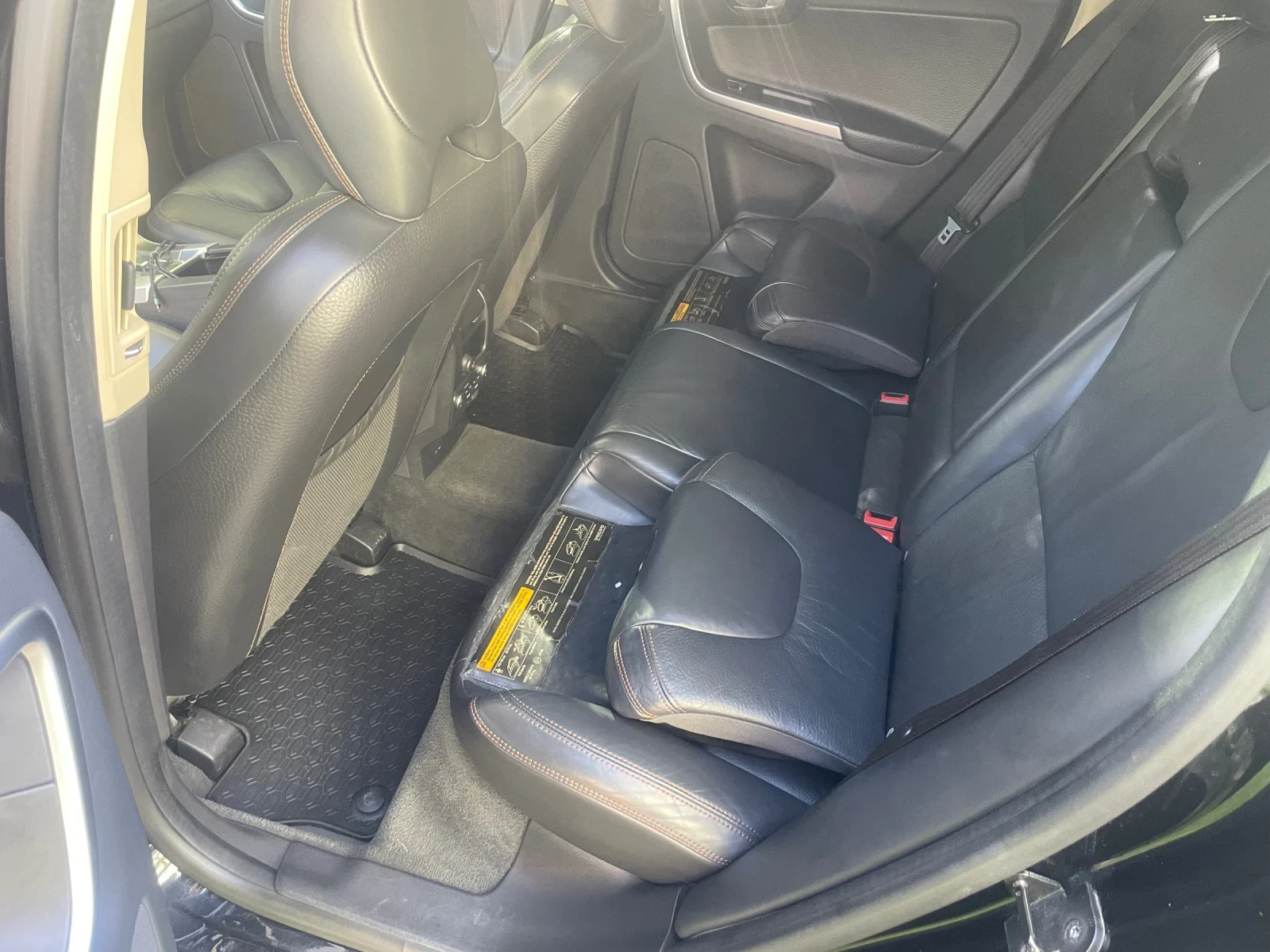 Volvo XC60 2.4 D5  - изображение 6