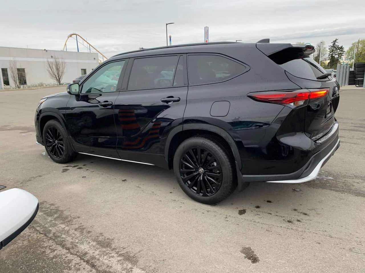 Toyota Highlander | AWD | ПОДГРЕВ | ШИБЕДАХ | ЧЕРВЕН САЛОН | CARFAX , снимка 2 - Автомобили и джипове - 54443080