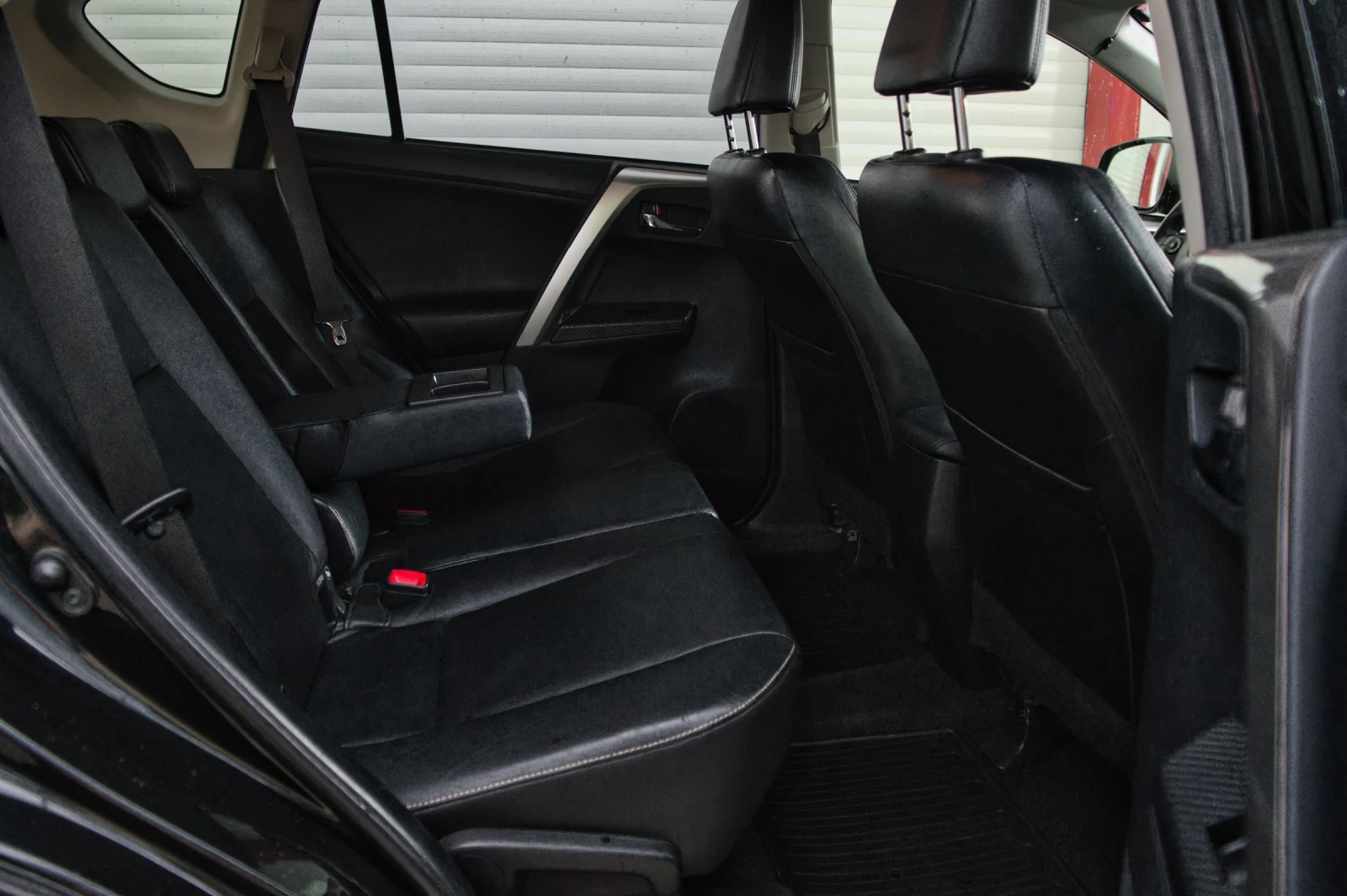 Toyota Rav4 2.2, 150кс, avt, снимка 6 - Автомобили и джипове - 54915642