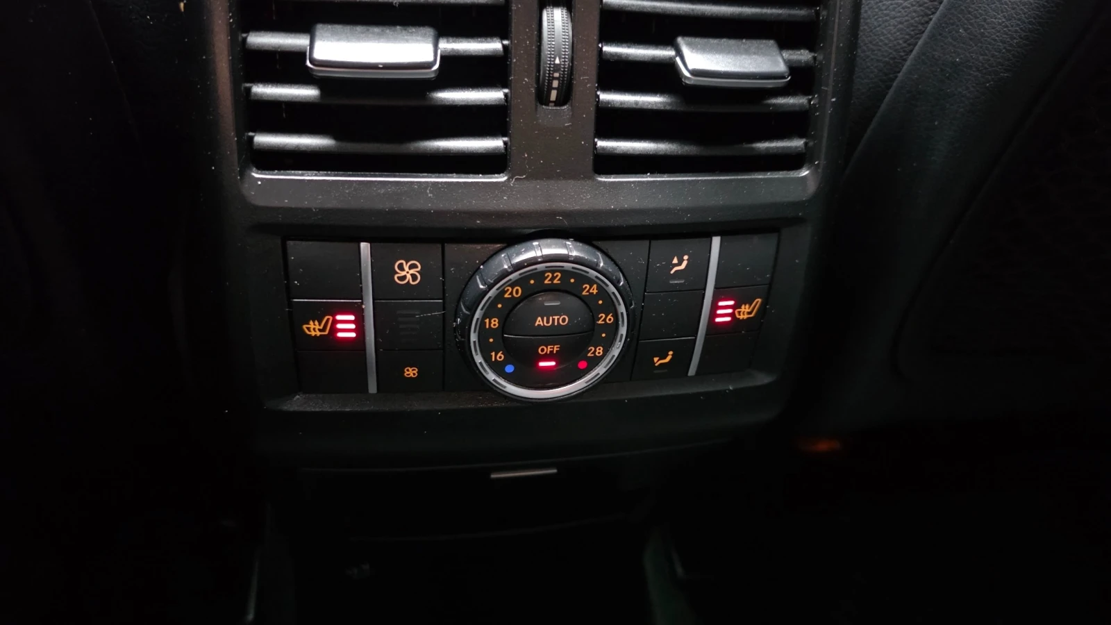 Mercedes-Benz GLE 350 4MATIC AMG LINE * КРАЙНА ЦЕНА* FULL MAX, снимка 14 - Автомобили и джипове - 56092012