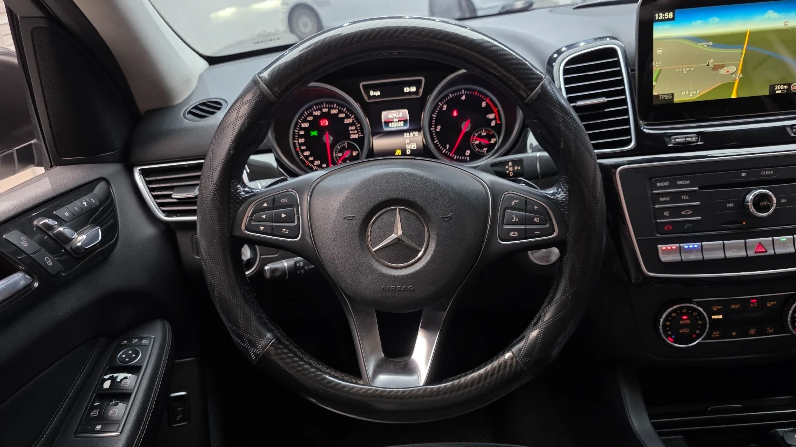Mercedes-Benz GLE 350 4MATIC AMG LINE * КРАЙНА ЦЕНА* FULL MAX, снимка 9 - Автомобили и джипове - 56092012