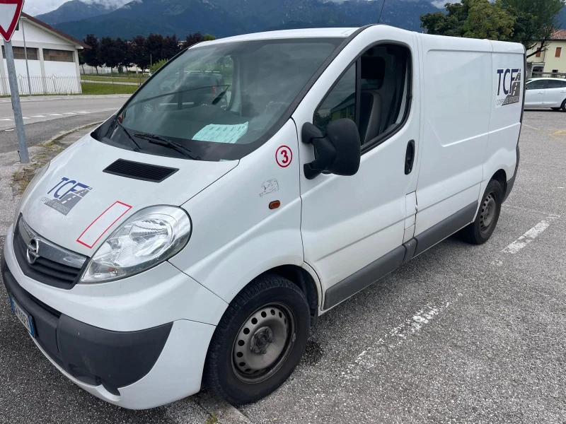 Opel Vivaro ИТАЛИЯ-КЛИМАТИК , снимка 2 - Бусове и автобуси - 47775526