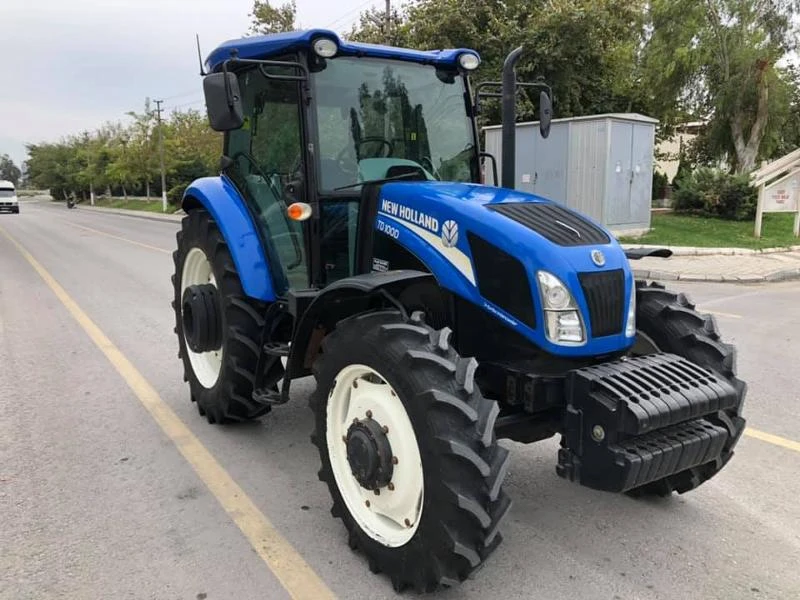 Трактор New Holland TD100