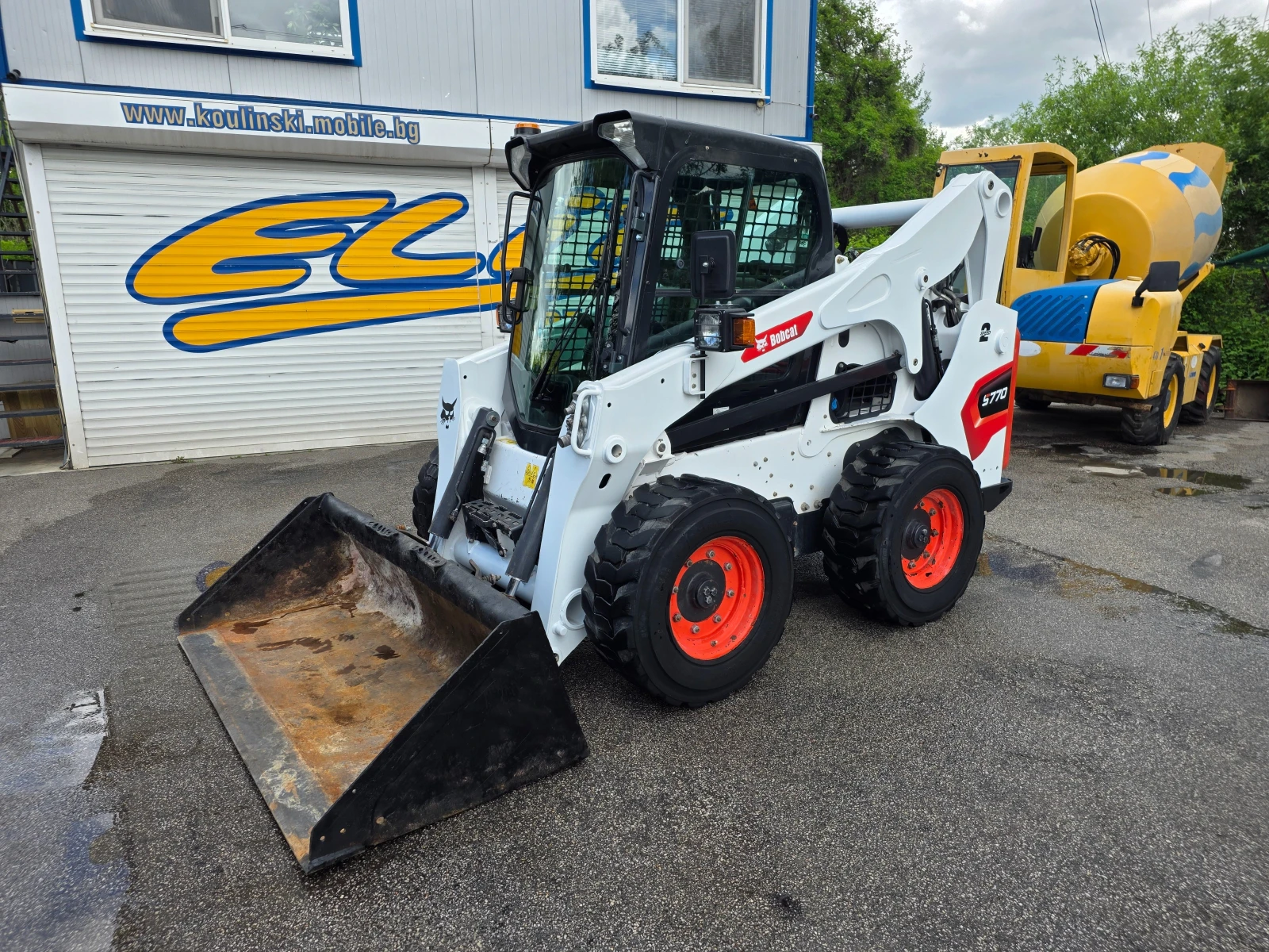 Мини челни товарачи Bobcat S 770-ПЕРФЕКТЕН