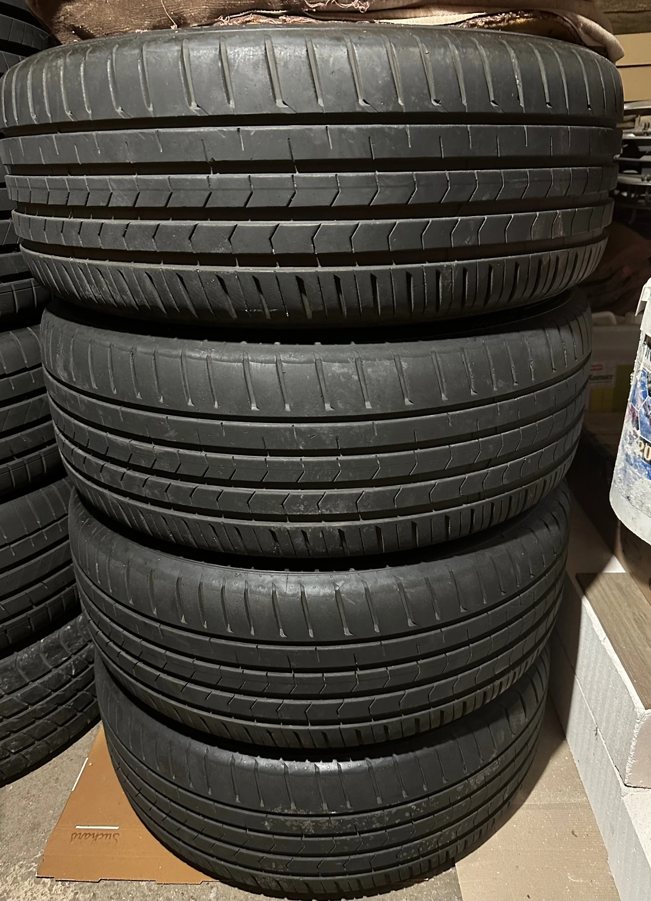 Гуми Летни 235/45R19