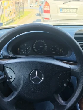Mercedes-Benz E 220, снимка 16