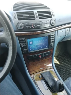 Mercedes-Benz E 220, снимка 17