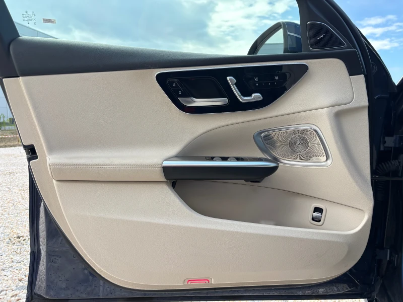 Mercedes-Benz C 300 4MATIC * FULL EXTRAS* , снимка 7 - Автомобили и джипове - 52513389
