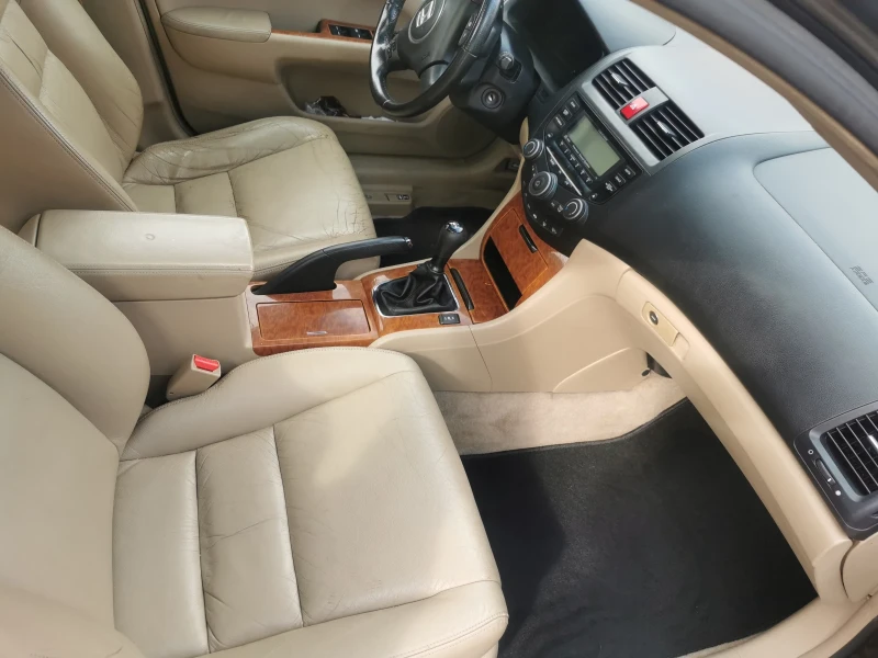 Honda Accord 2.4 executive , снимка 14 - Автомобили и джипове - 52054669