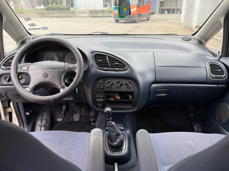 VW Sharan 2.0, снимка 10 - Автомобили и джипове - 52593472