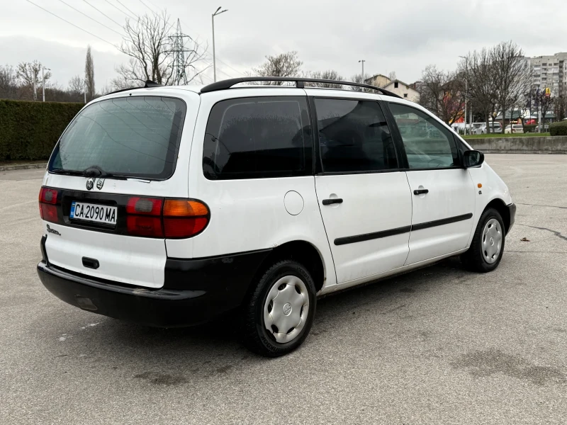 VW Sharan 2.0, снимка 4 - Автомобили и джипове - 52593472